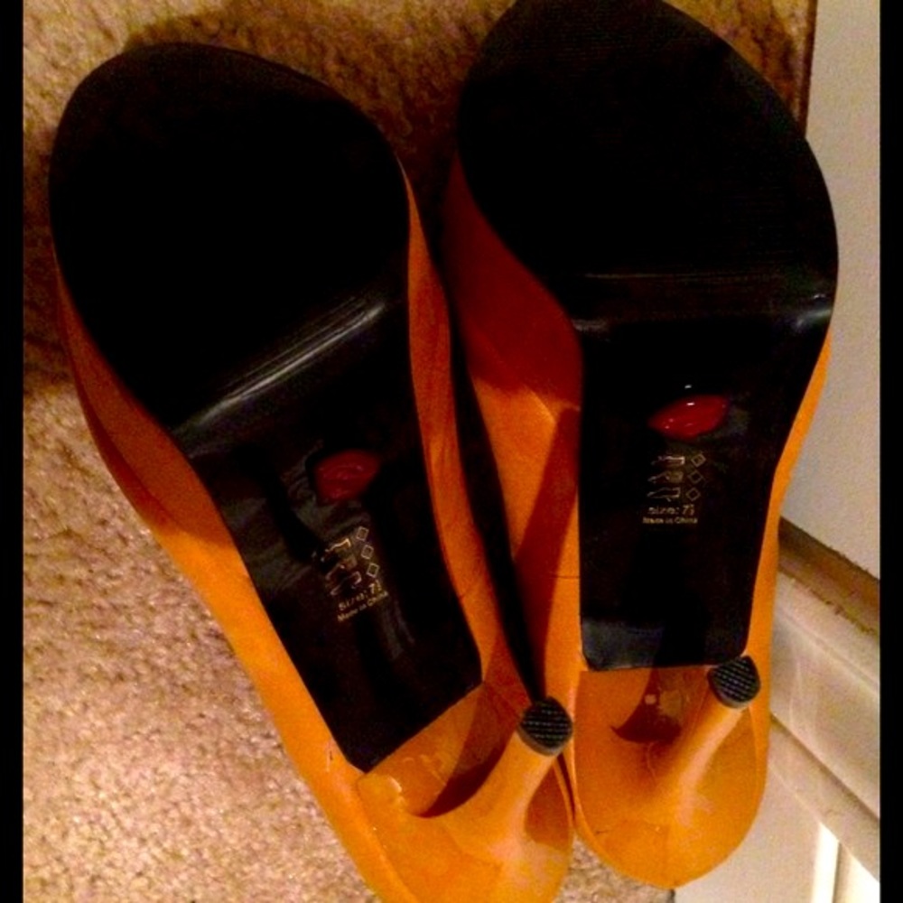 Party Pumps! - Picture 3 of 4